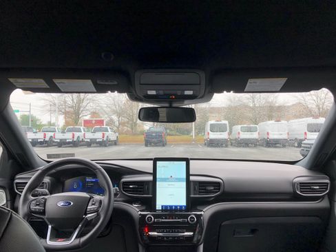 Certified 2022 Ford Explorer ST w/ Equipment Group 401A image 12