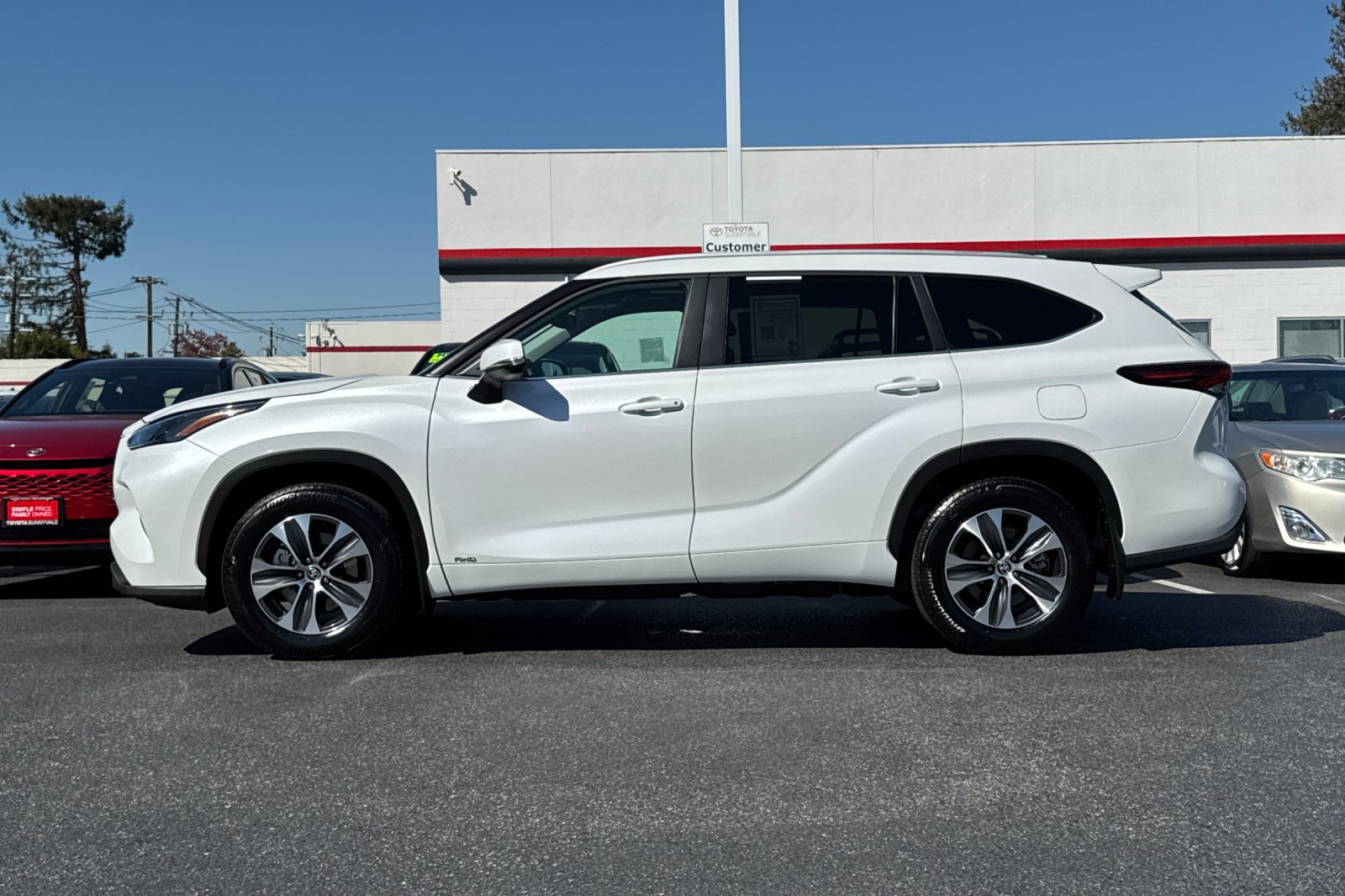 Certified 2026 Toyota Highlander XLE AWD/4WD image 4