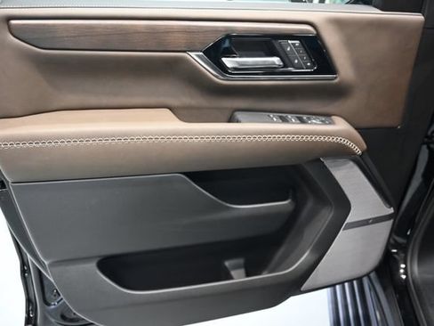 New 2026 GMC Yukon XL Denali Ultimate w/ LPO, Floor Liner Package AWD/4WD image 34
