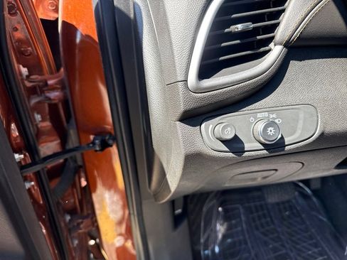 Used 2019 Chevrolet Trax LT w/ LPO, Protection Package FWD image 12