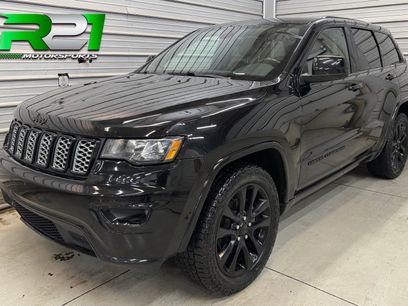 Used 2017 Jeep Grand Cherokee Altitude