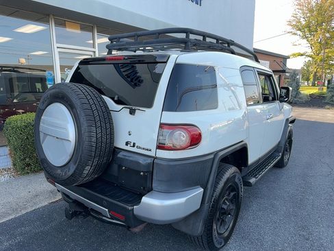 Used 2013 Toyota FJ Cruiser 4WD w/ Upgrade Pkg image 3