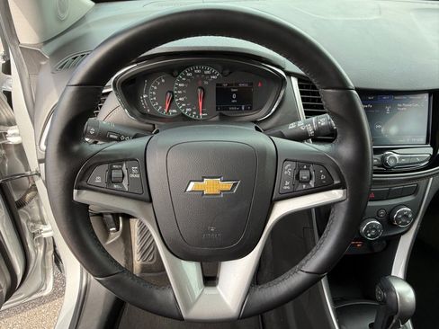 Used 2020 Chevrolet Trax LT w/ Driver Confidence Package FWD image 14