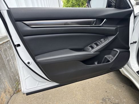 Used 2021 Honda Accord Sport image 7