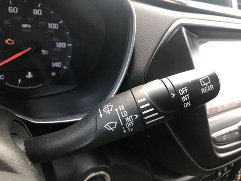 Used 2022 Chevrolet TrailBlazer LT FWD image 24