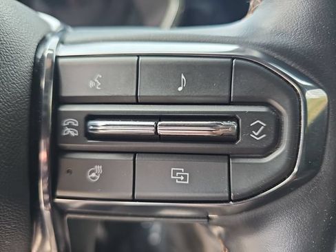 Used 2023 GMC Canyon AT4 w/ AT4 Premium Package AWD/4WD image 18