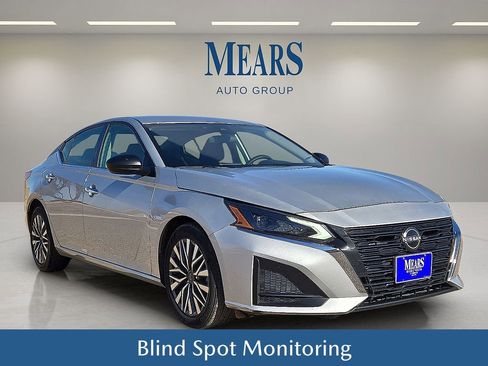 Used 2024 Nissan Altima 2.5 SV image 8