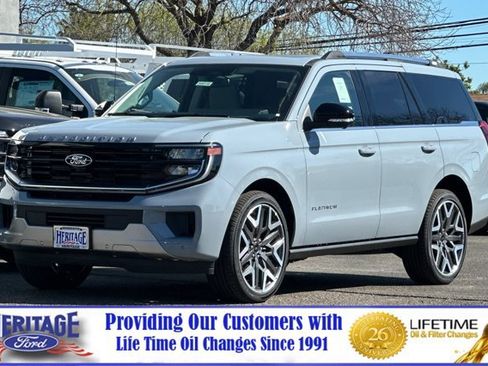 New 2026 Ford Expedition Platinum image 8
