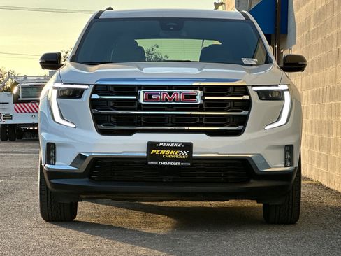 Certified 2024 GMC Acadia Elevation image 9