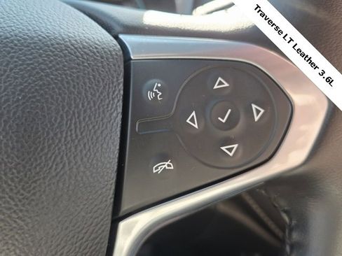Used 2022 Chevrolet Traverse LT w/ LT Premium Package image 26