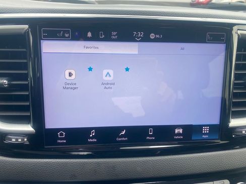Used 2024 Chrysler Pacifica Touring-L FWD image 22