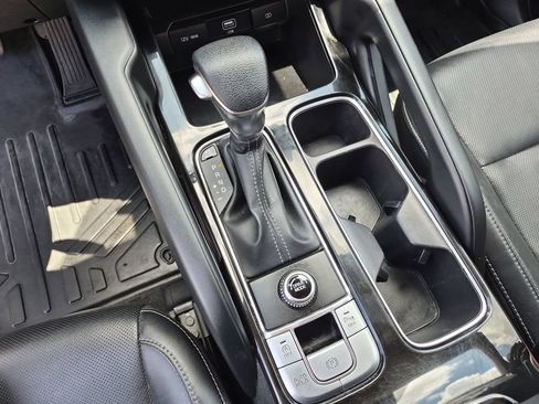 Used 2022 Kia Telluride LX FWD image 28
