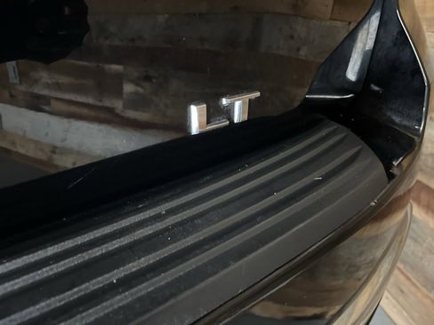 Used 2022 Chevrolet Suburban LT image 23