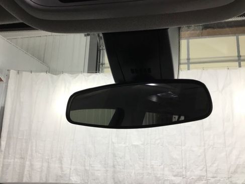 Used 2023 GMC Acadia SLE w/ Driver Convenience Package image 32