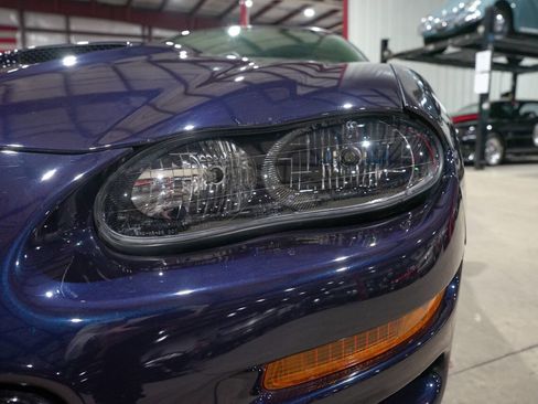 Used 2001 Chevrolet Camaro Z28 w/ SS Performance/Appearance Pkg image 34