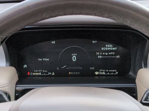 Used 2023 Lincoln Nautilus AWD w/ Premium Package image 27