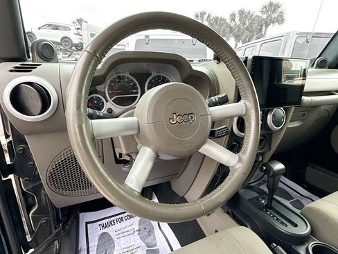 Used 2009 Jeep Wrangler Unlimited Sahara w/ Trailer Tow Group image 12