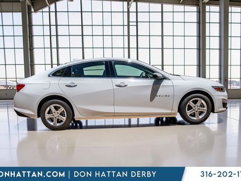 Used 2024 Chevrolet Malibu LT FWD image 34
