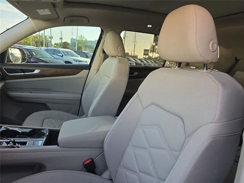 New 2026 Volkswagen Atlas SE FWD image 14