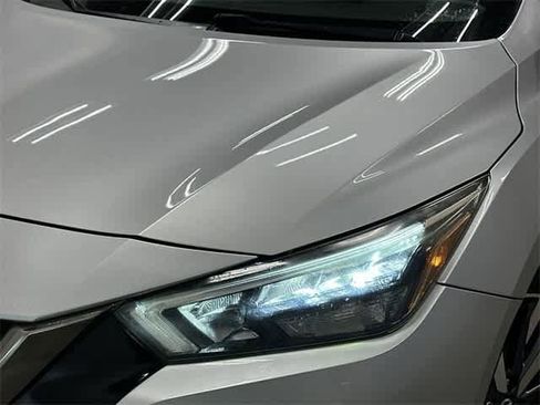 Used 2020 Nissan Versa SR image 31