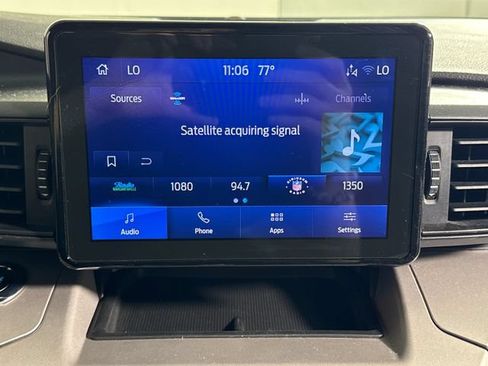 Used 2023 Ford Explorer XLT AWD/4WD image 29