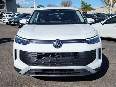 New 2026 Volkswagen Tiguan SE image 5