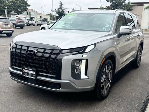 Used 2024 Hyundai Palisade Limited FWD image 8