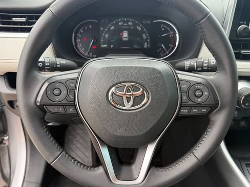 Used 2023 Toyota RAV4 XLE Premium FWD image 15