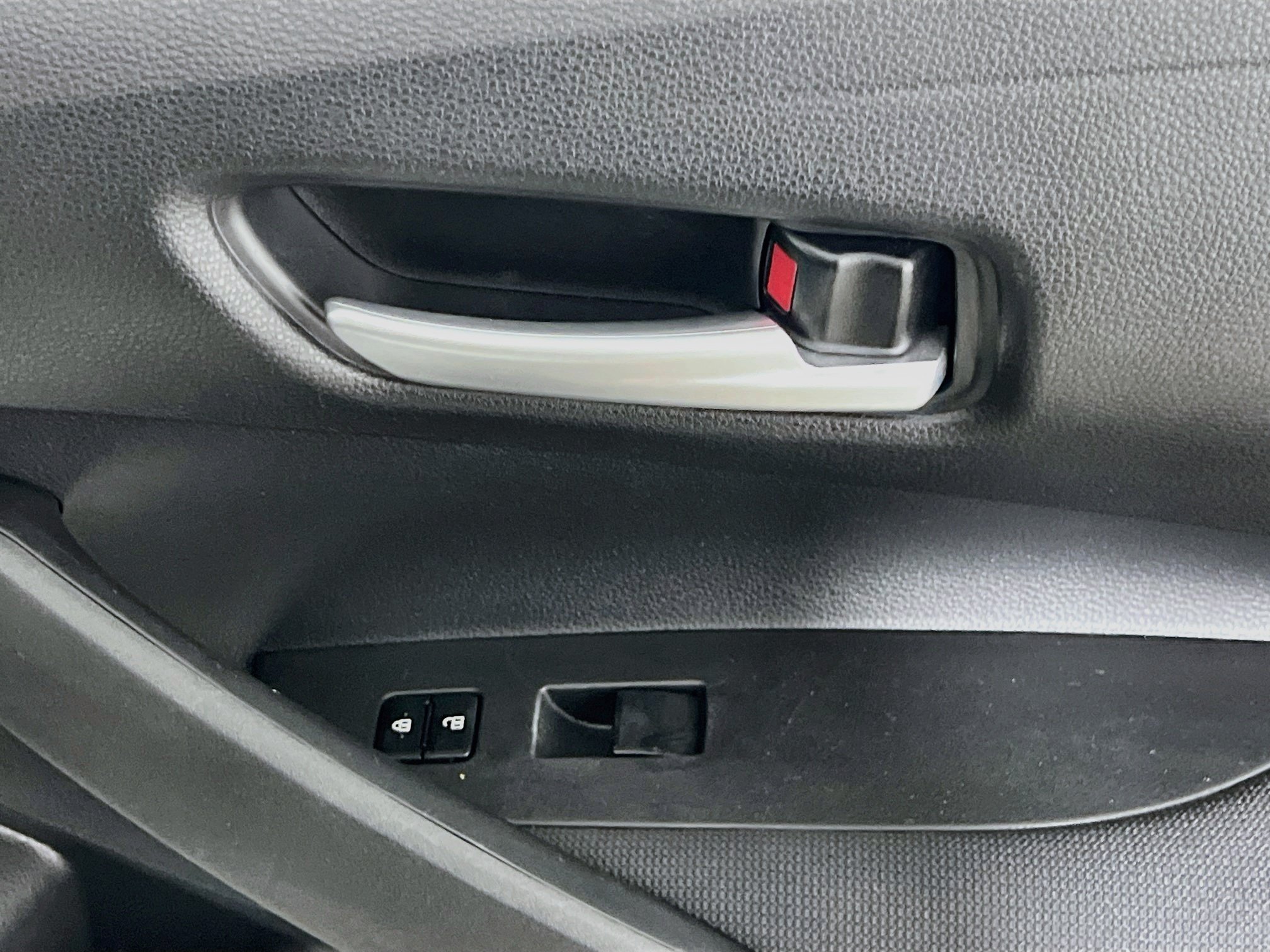 Used 2021 Toyota Corolla LE FWD image 29