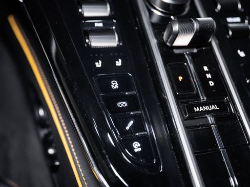 New 2026 Aston Martin V8 Vantage Coupe image 28