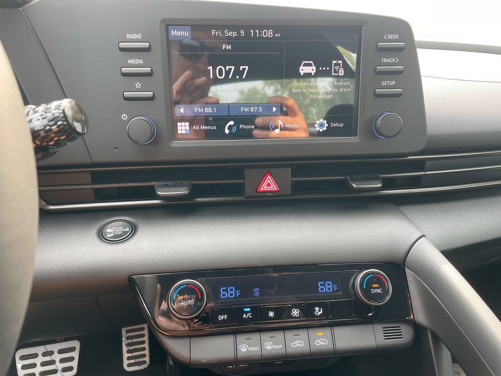Used 2025 Hyundai Elantra Sport FWD image 47