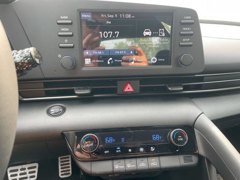 Used 2025 Hyundai Elantra Sport FWD image 47