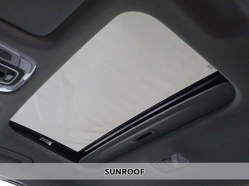 Certified 2025 Hyundai Elantra SEL FWD image 4
