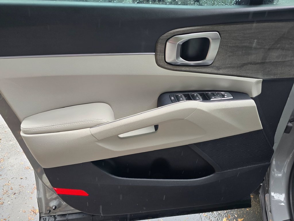 Certified 2023 Kia Sorento S w/ Panoramic Sunroof Package AWD/4WD image 5