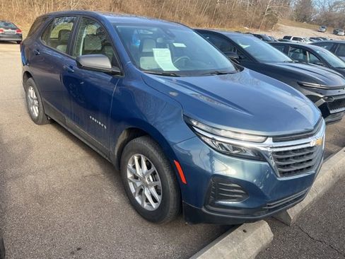 Used 2024 Chevrolet Equinox LS image 2