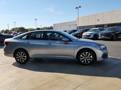 Used 2024 Volkswagen Jetta S image 8