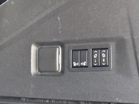 Used 2021 Chevrolet Tahoe LT w/ LT Signature Package AWD/4WD image 12