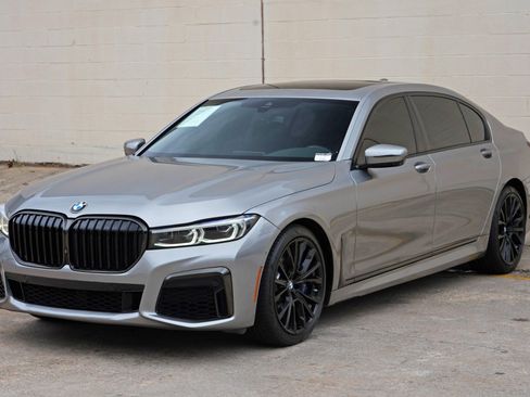 Used 2022 BMW 740i w/ M Sport Package RWD image 53