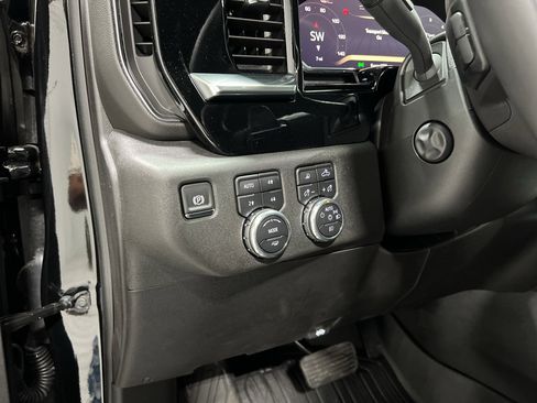 New 2026 GMC Sierra 1500 SLT image 16