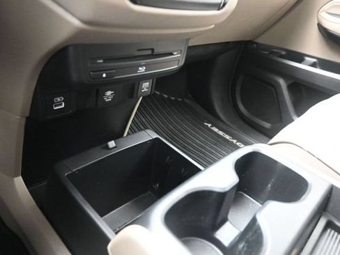 Used 2021 Honda Odyssey Elite image 34