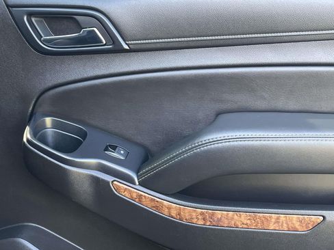 Used 2018 Chevrolet Suburban Premier image 16