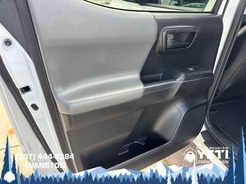 Used 2020 Toyota Tacoma SR AWD/4WD image 20