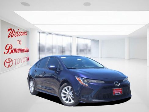 Used 2020 Toyota Corolla LE w/ LE Premium Package FWD image 2
