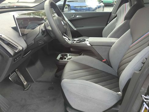 New 2026 BMW iX xDrive60 w/ M Sport Package image 10