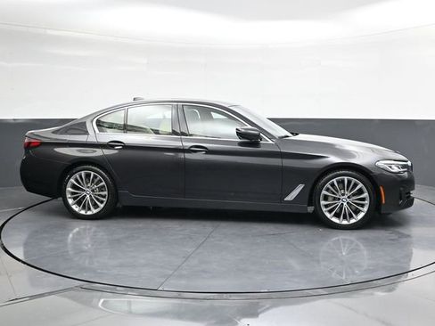 Used 2021 BMW 530i w/ Premium Package image 3