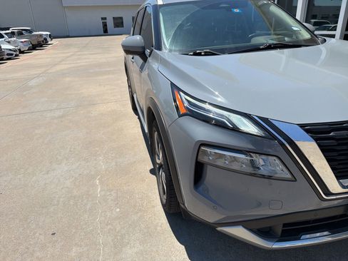 Used 2023 Nissan Rogue Platinum w/ Platinum Premium Package FWD image 5