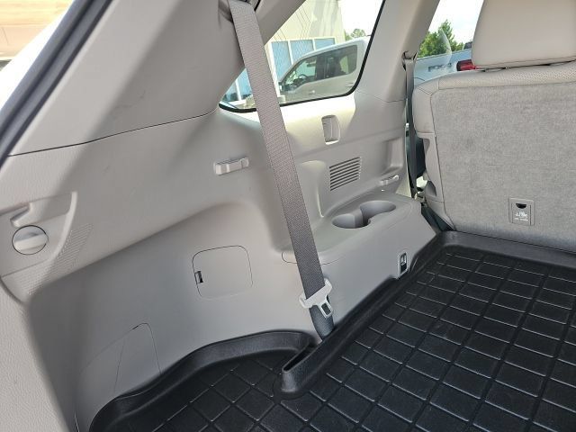 Used 2019 Toyota Highlander Limited FWD image 12