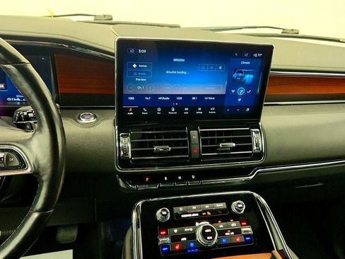 Used 2022 Lincoln Navigator Reserve RWD image 17