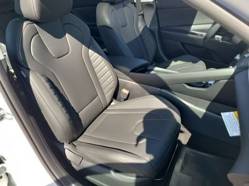 New 2026 Hyundai Elantra Limited FWD image 24