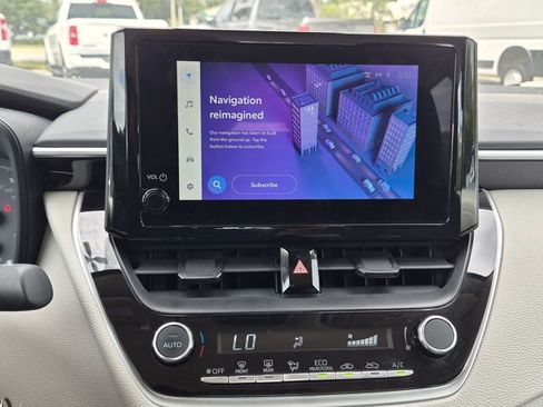 Used 2024 Toyota Corolla LE FWD image 14